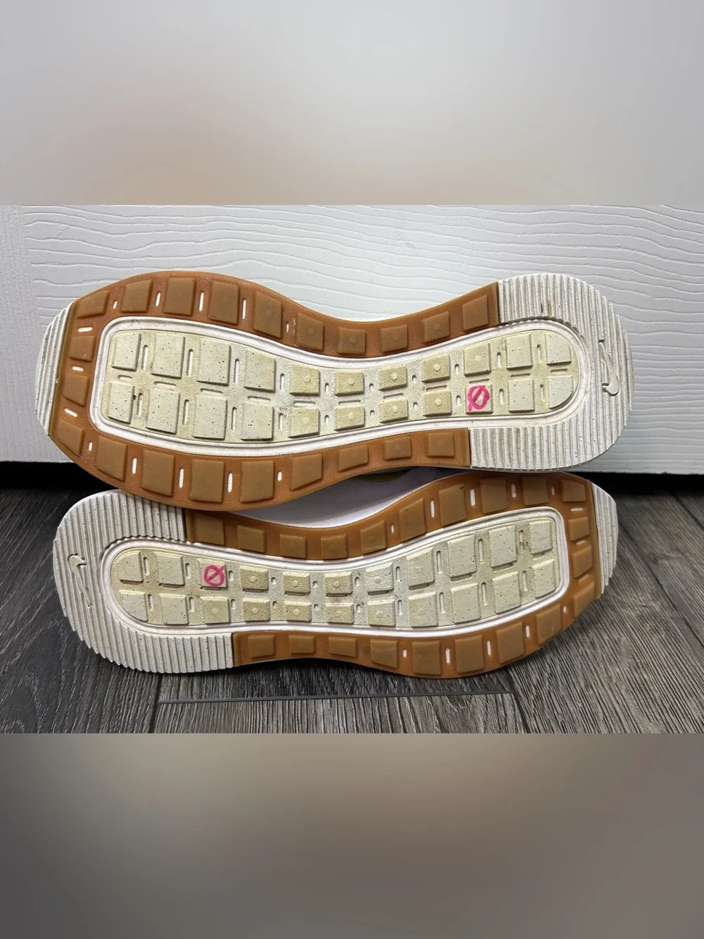 Nike In-Season TR 11 Training Shoes Cream Yellow Sneakers Women’s 10